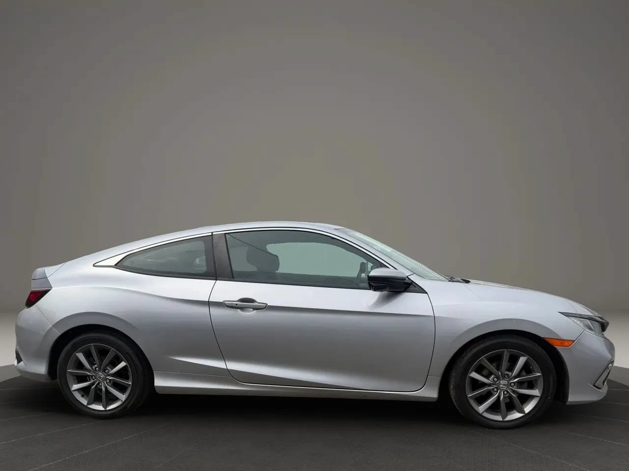 Used 2019 Honda Civic EX image 4