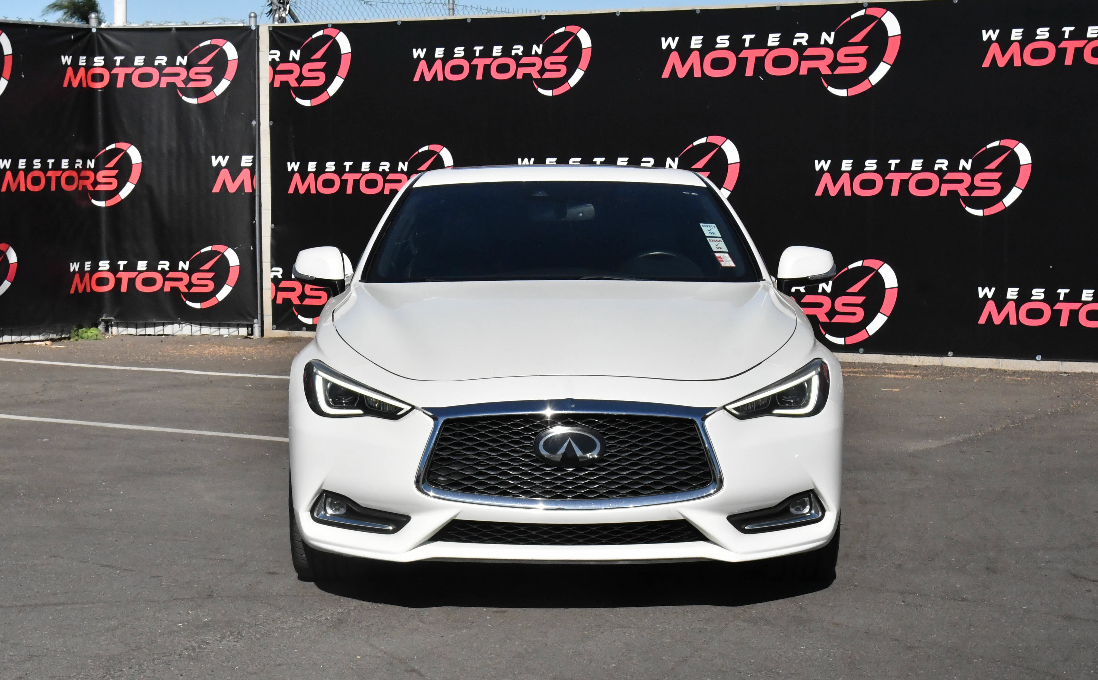 Used 2019 INFINITI Q60 3.0t Luxe w/ Essential Package RWD image 2