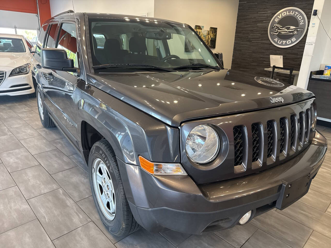 Used 2016 Jeep Patriot Sport FWD image 2