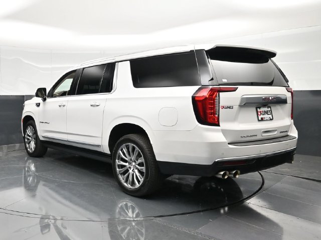 Used 2022 GMC Yukon XL Denali AWD/4WD image 11
