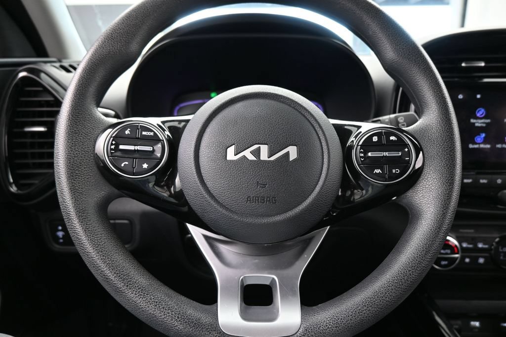 Used 2024 Kia Soul S FWD image 25