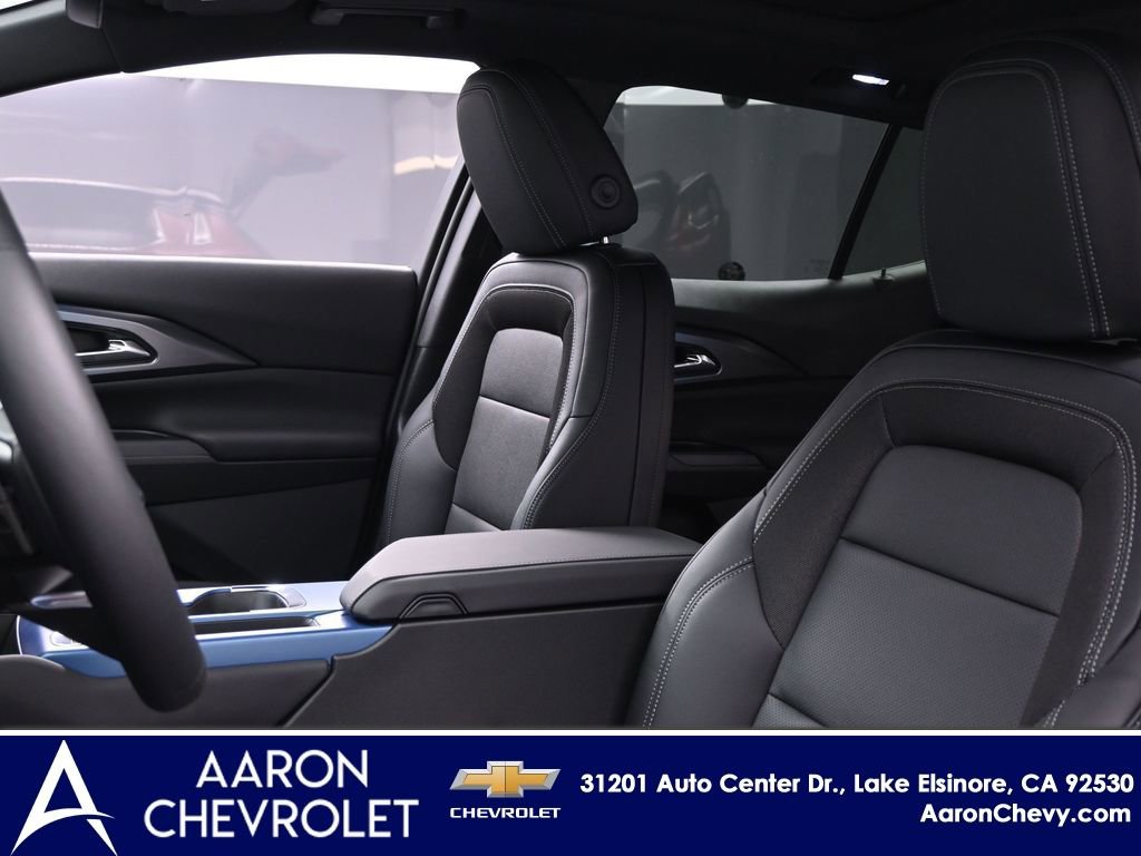 New 2026 Chevrolet Equinox EV LT w/ LPO, Blackout Package image 22