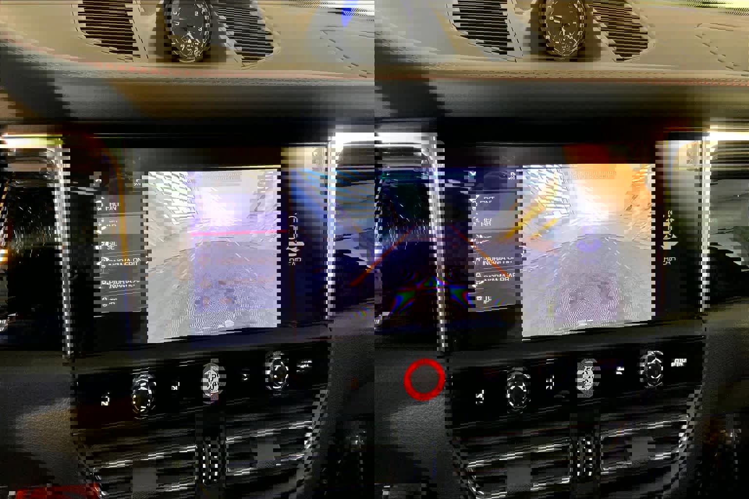 Used 2025 Porsche Macan image 31