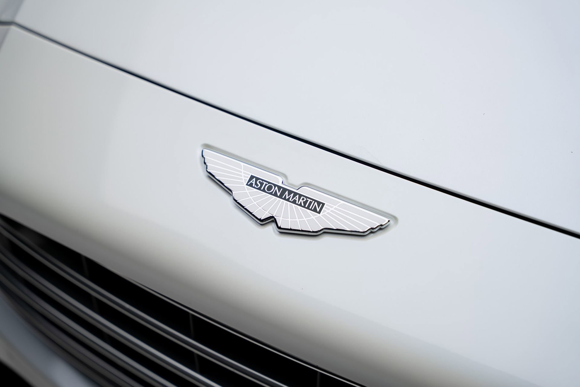 Used 2021 Aston Martin DBX AWD/4WD image 13