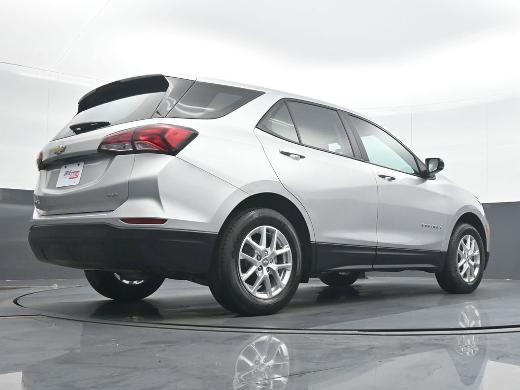 Used 2022 Chevrolet Equinox LS image 21
