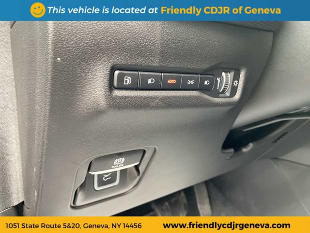 Used 2026 Jeep Cherokee Limited AWD/4WD image 25