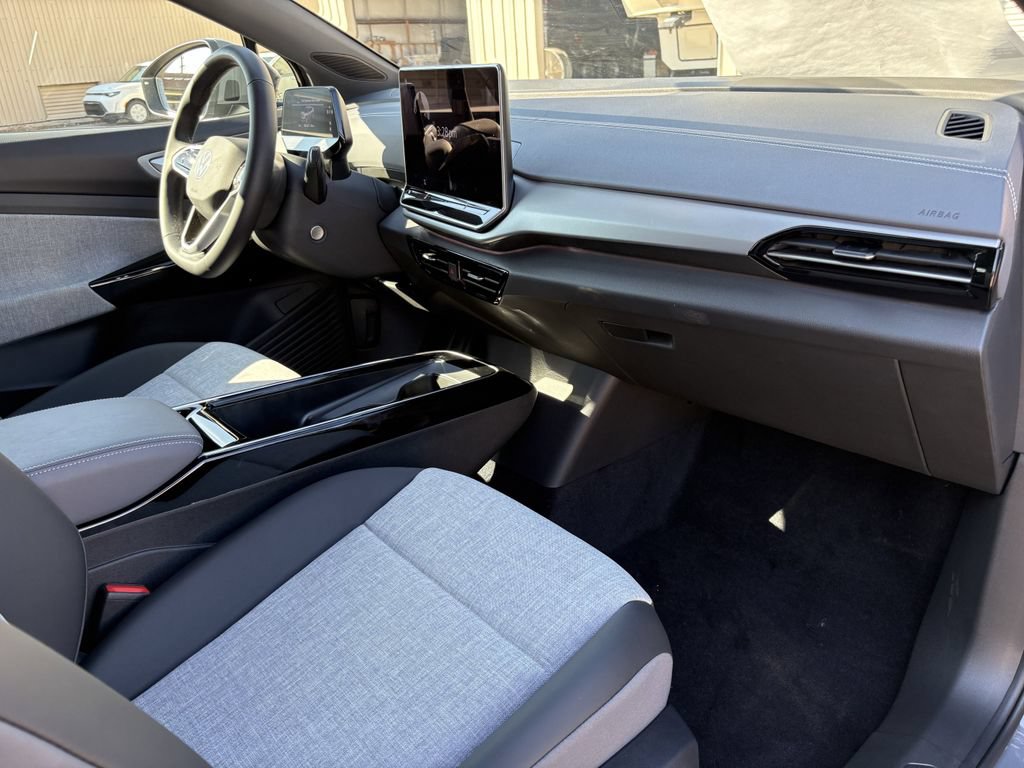 Used 2025 Volkswagen ID.4 Pro RWD image 28