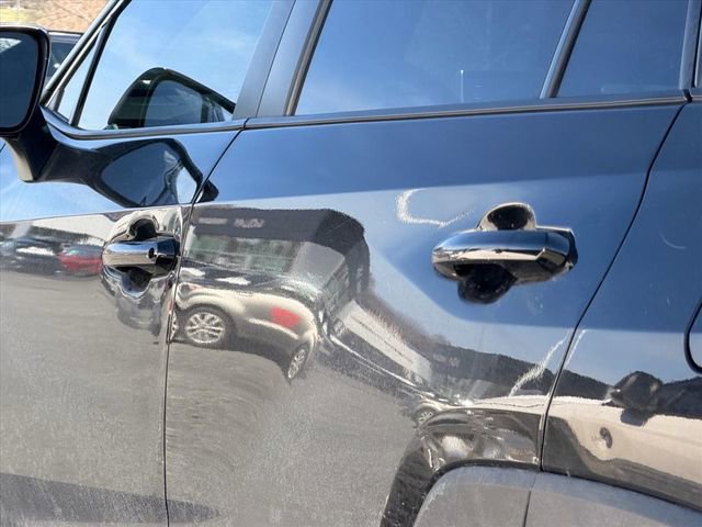 Used 2021 Toyota RAV4 XLE Premium image 20