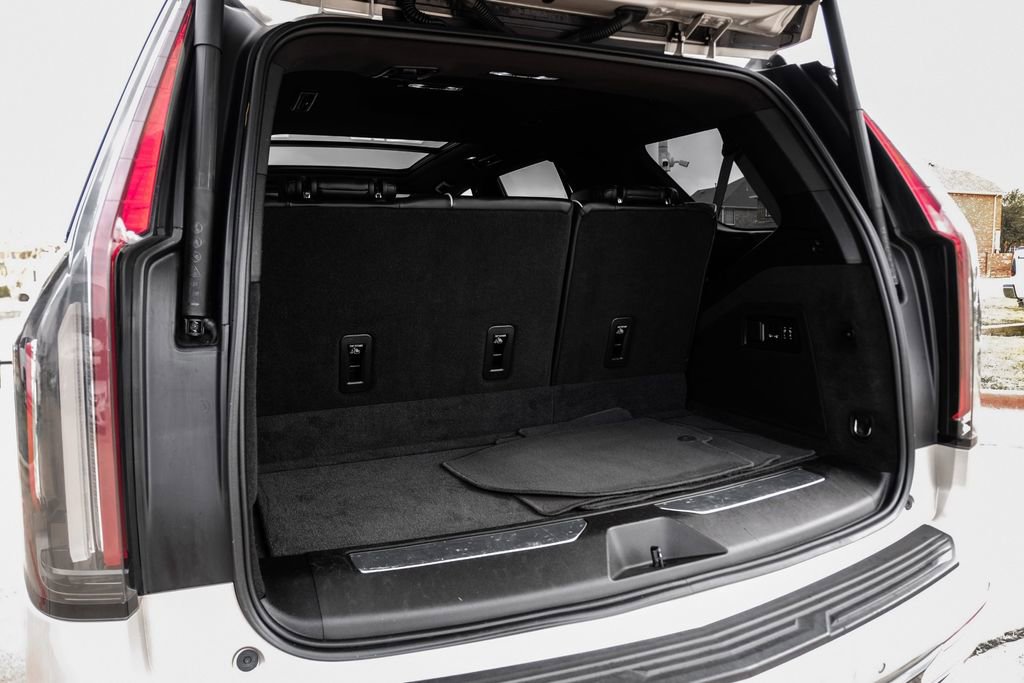 Used 2021 Cadillac Escalade Premium Luxury w/ Driver Assist Tech Package AWD/4WD image 61