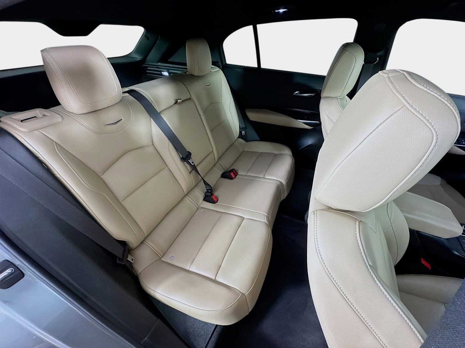 Used 2024 Cadillac XT4 Luxury w/ Cold Weather Package image 28