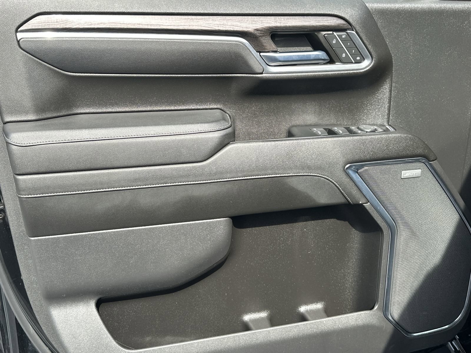 Used 2023 Chevrolet Silverado 1500 LTZ AWD/4WD image 14