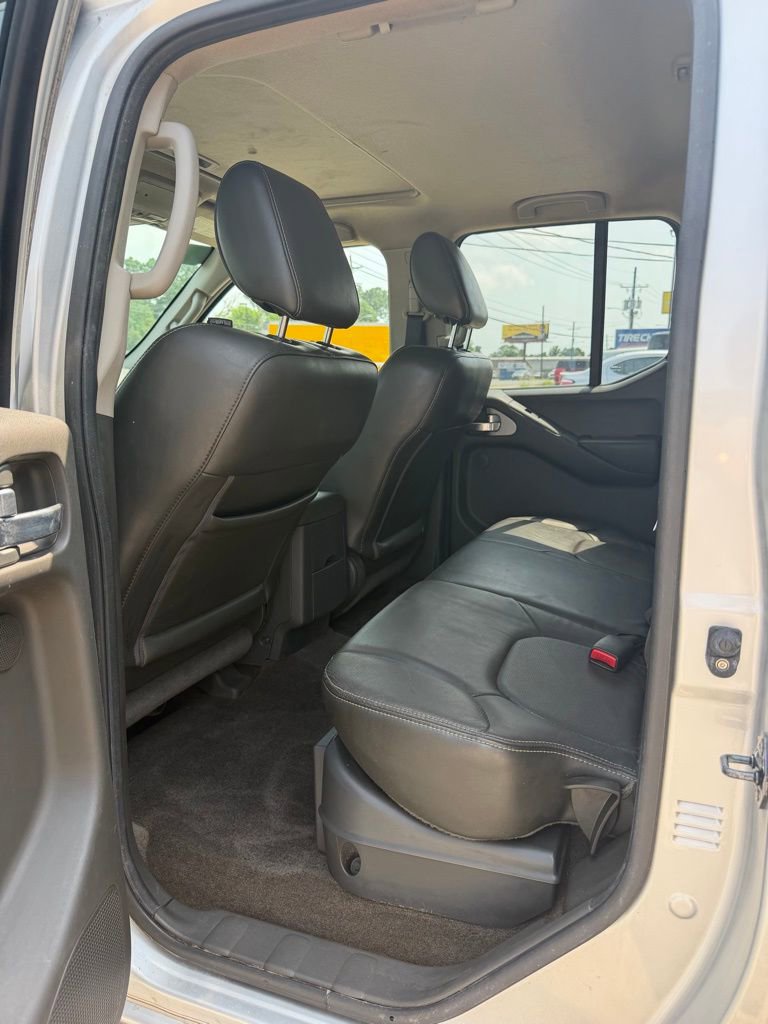 Used 2013 Nissan Frontier PRO-4X w/ Pro-4x Luxury Pkg AWD/4WD image 8