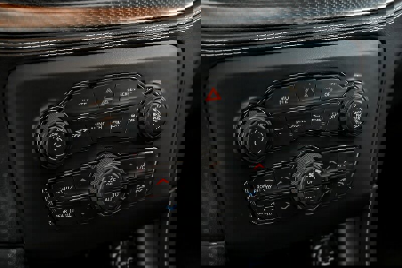 Used 2022 Dodge Charger SRT Hellcat w/ Harman/Kardon Audio Group image 29