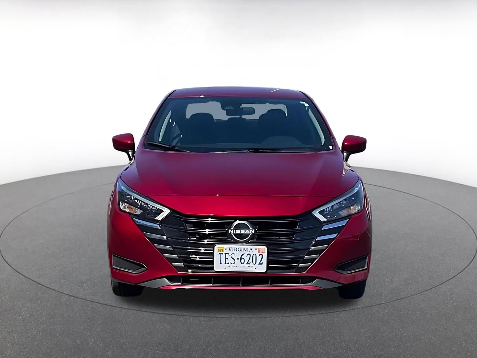 Used 2025 Nissan Versa SV image 3