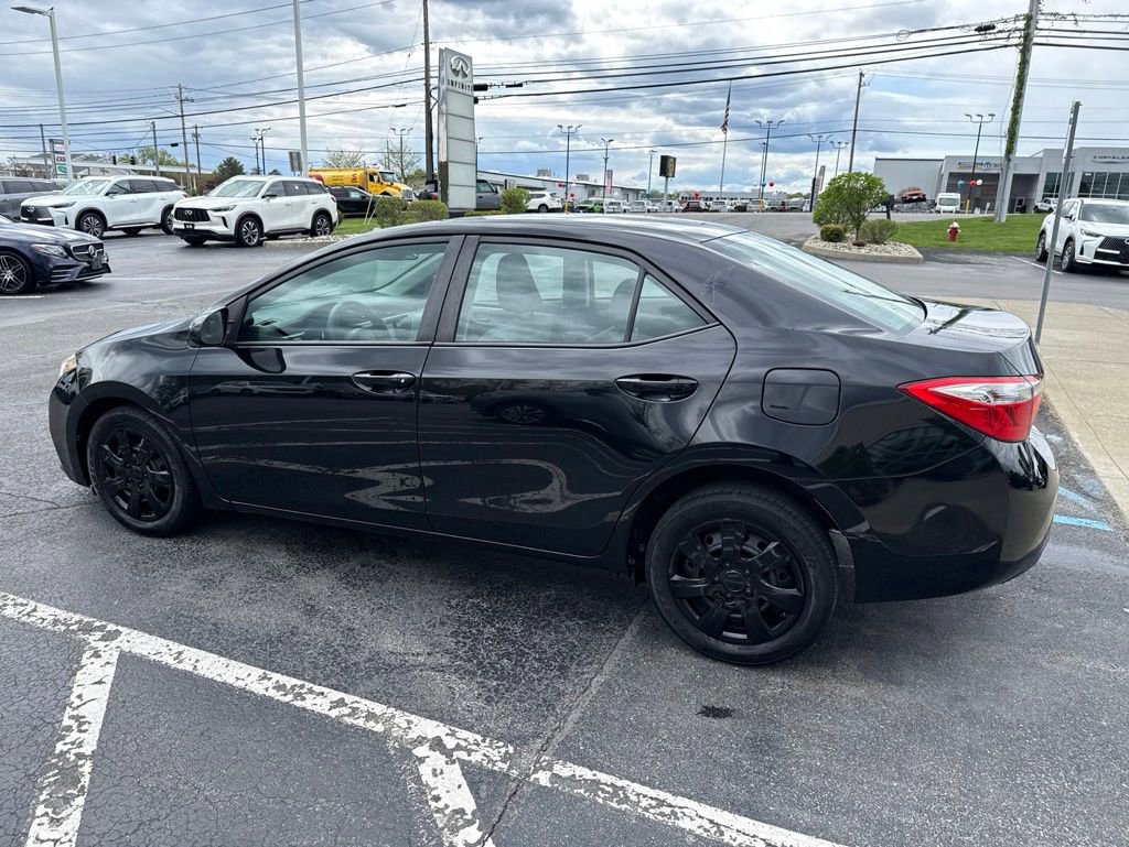 Used 2015 Toyota Corolla LE FWD image 9
