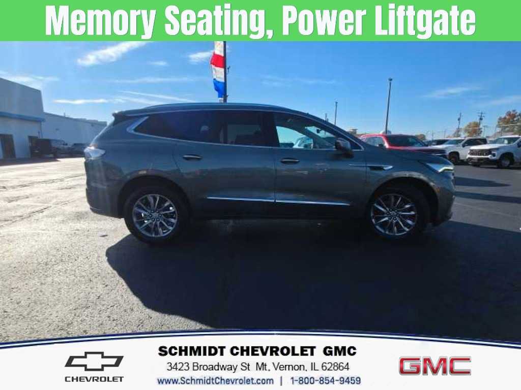 Used 2024 Buick Enclave Avenir w/ Avenir Technology Package image 4