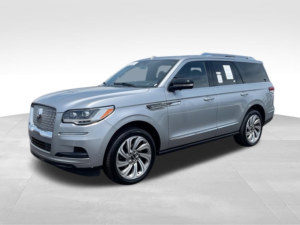 Used 2023 Lincoln Navigator Reserve AWD/4WD image 4