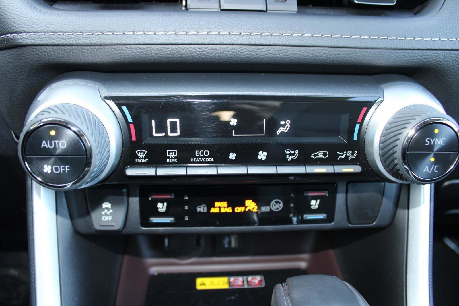 Used 2024 Toyota RAV4 Limited image 20