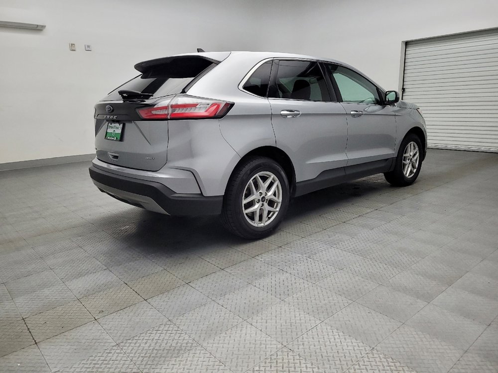 Used 2023 Ford Edge SEL image 9