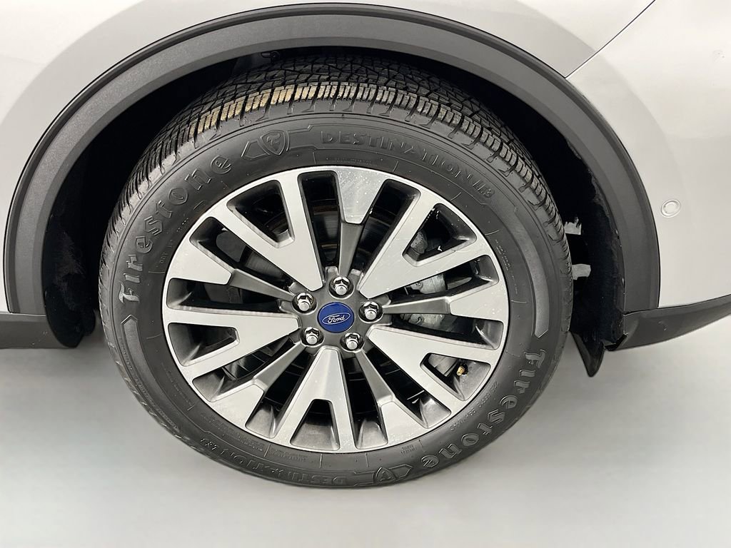 Used 2020 Ford Escape Titanium image 36