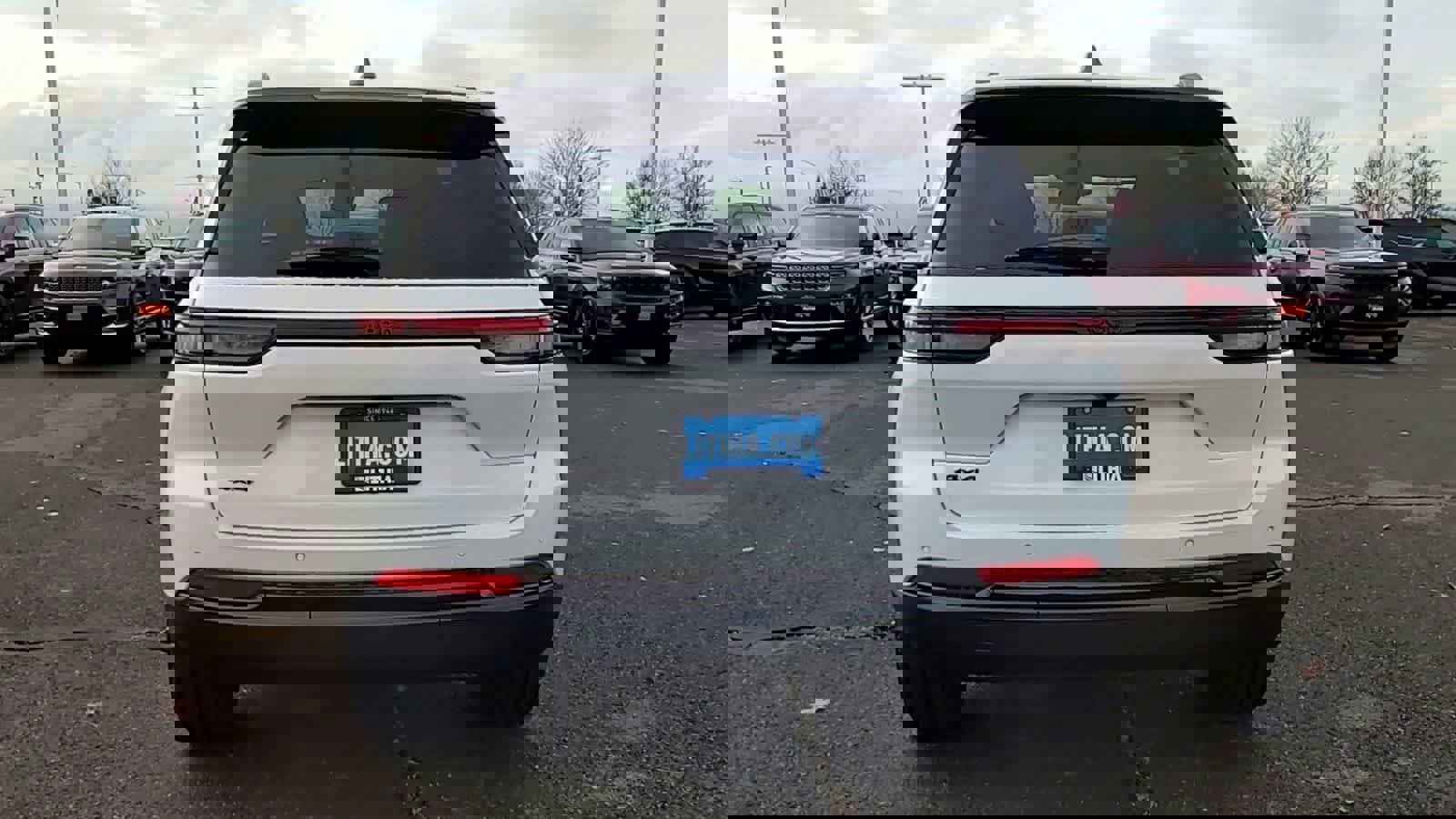 New 2025 Jeep Grand Cherokee Altitude image 7