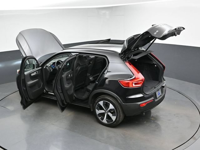 Used 2025 Volvo XC40 B5 Plus AWD/4WD image 51
