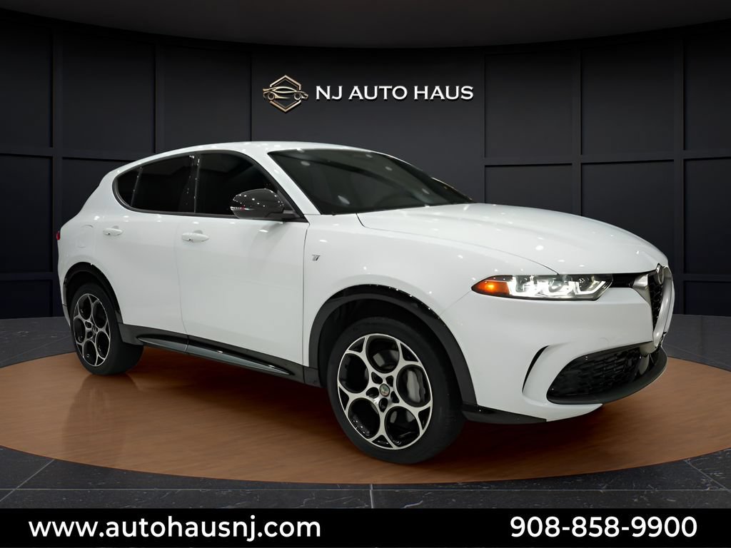 Used 2024 Alfa Romeo Tonale Ti w/ Premium Interior Package