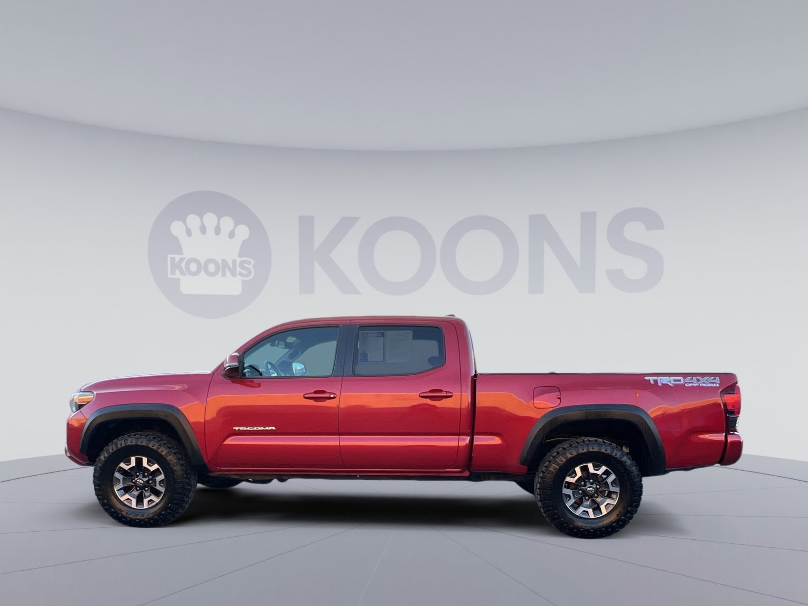 Used 2019 Toyota Tacoma TRD Off-Road image 2