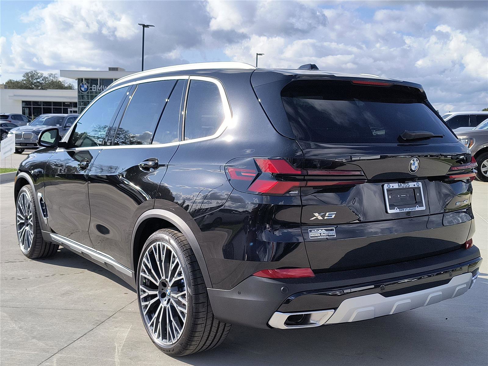 New 2026 BMW X5 sDrive40i image 3