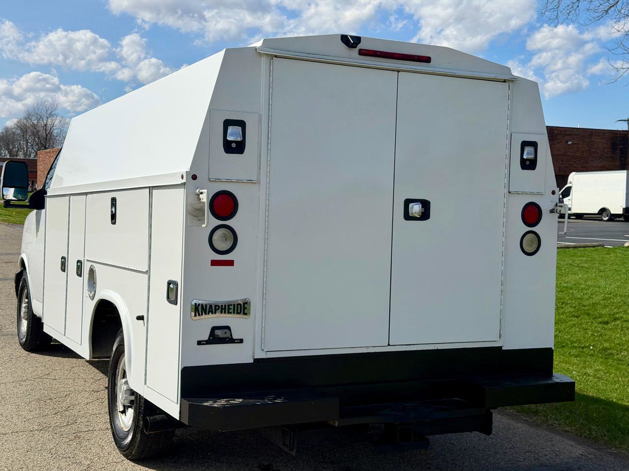 Used 2017 Chevrolet Express 3500 image 27