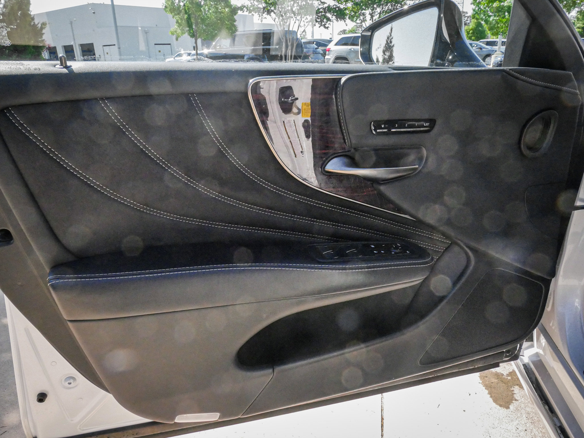 Used 2020 Lexus LS 500 w/ Interior Upgrade Package RWD image 14