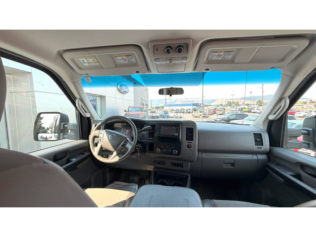 Used 2015 Nissan NV 3500 SV w/ Technology Package RWD image 15