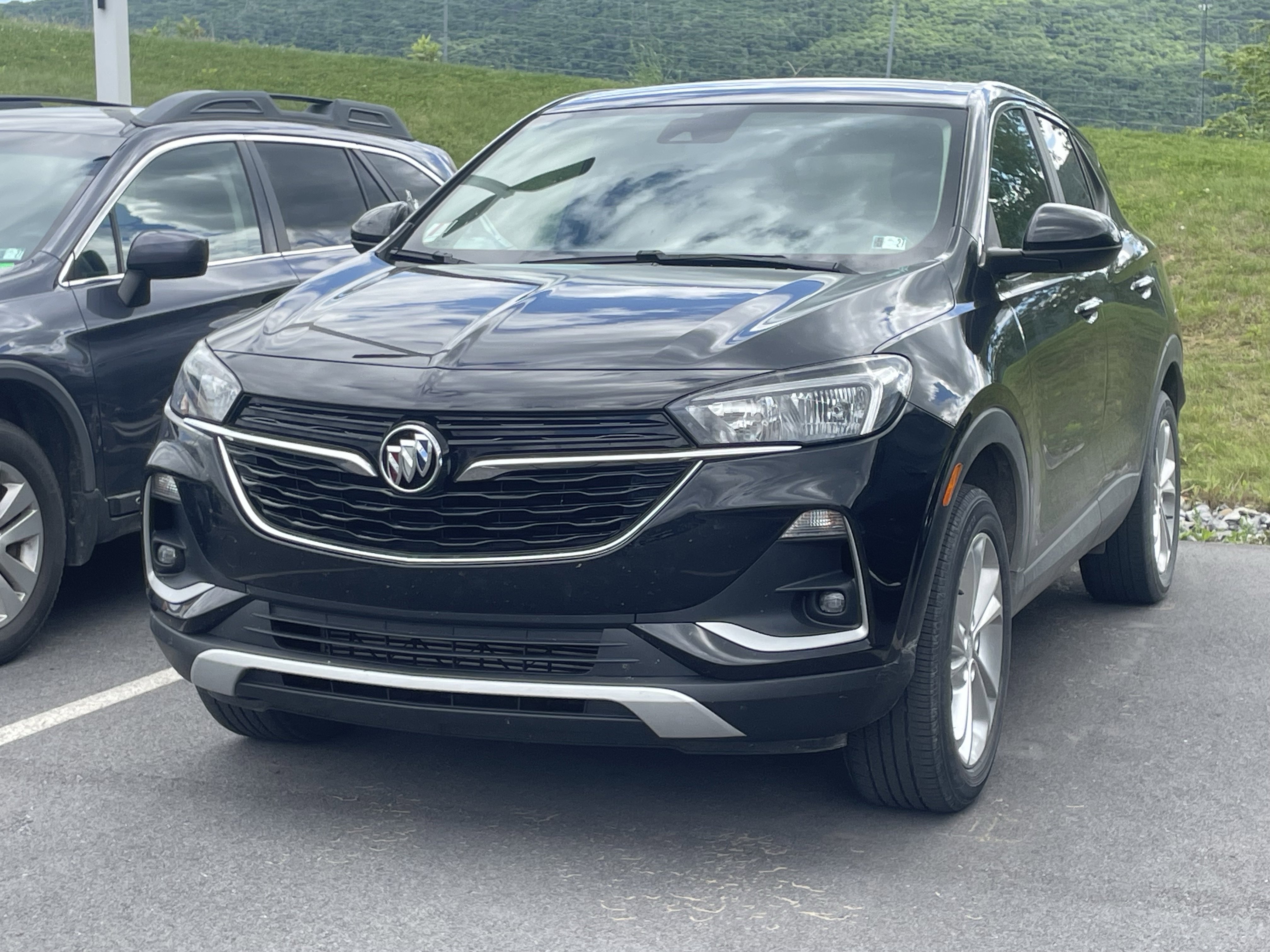 Used 2022 Buick Encore GX Preferred w/ Cold Weather Comfort Package AWD/4WD image 2