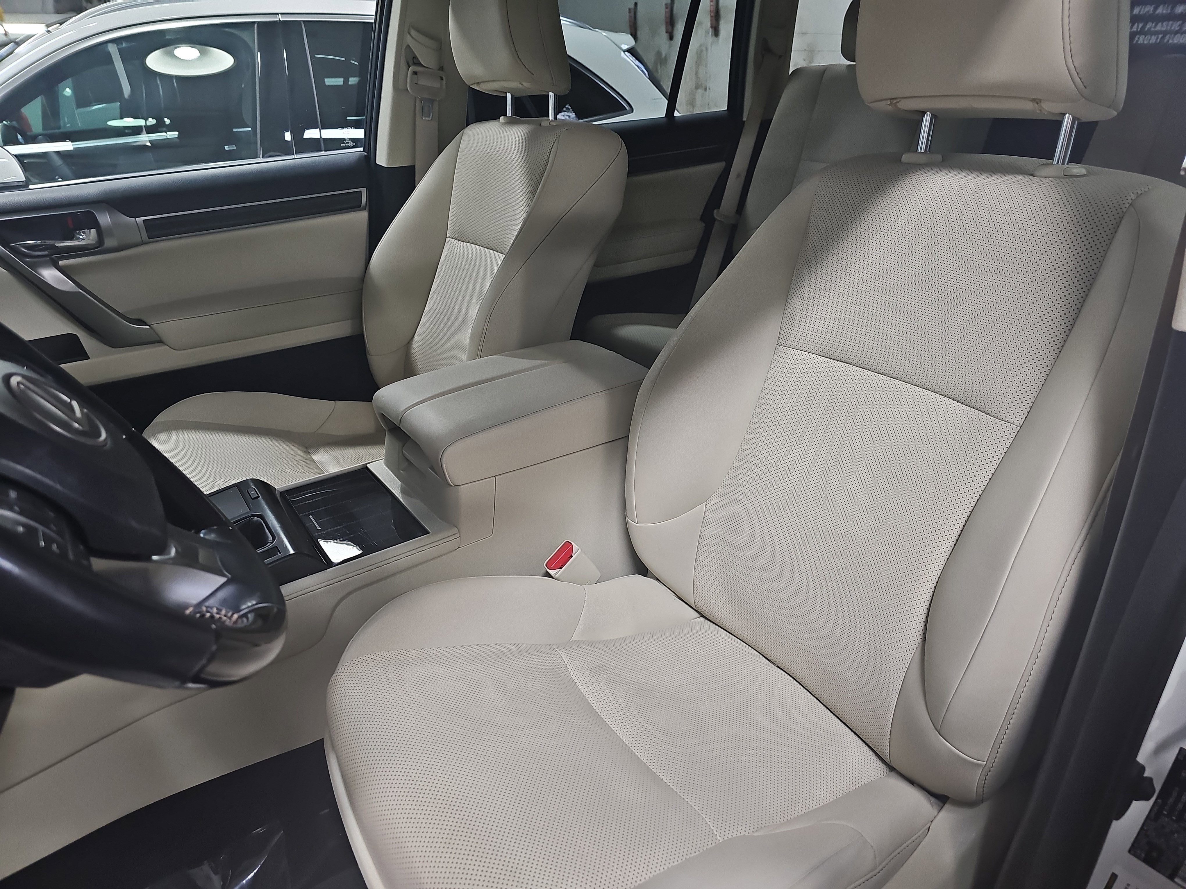 Used 2023 Lexus GX 460 Premium image 16