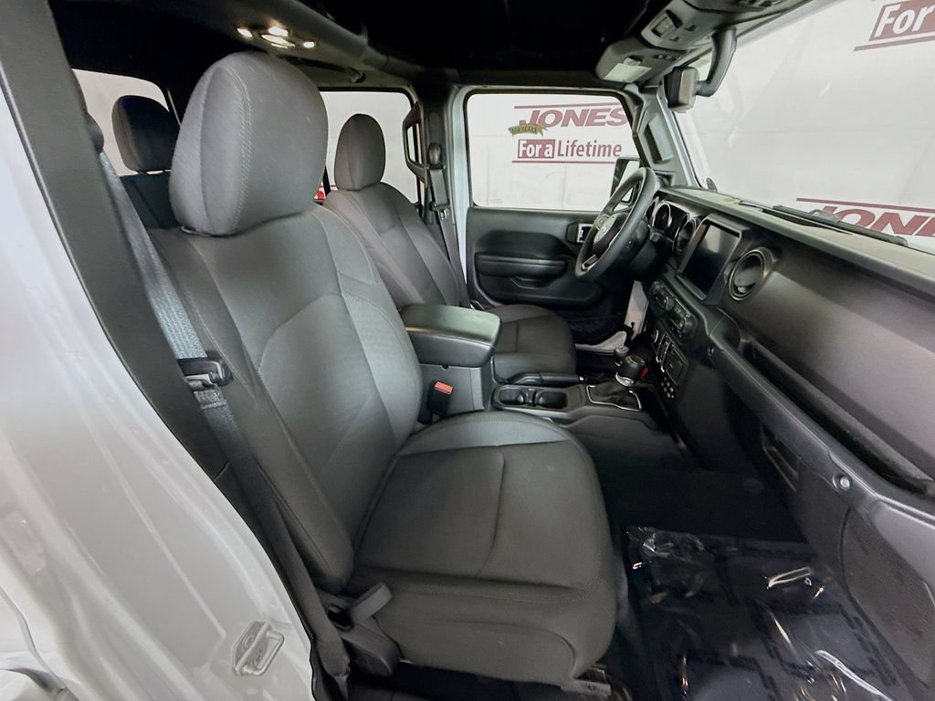 Used 2023 Jeep Gladiator Sport AWD/4WD image 32