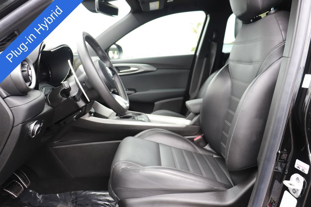 Used 2024 Alfa Romeo Tonale Veloce w/ Premium Interior Package AWD/4WD image 11
