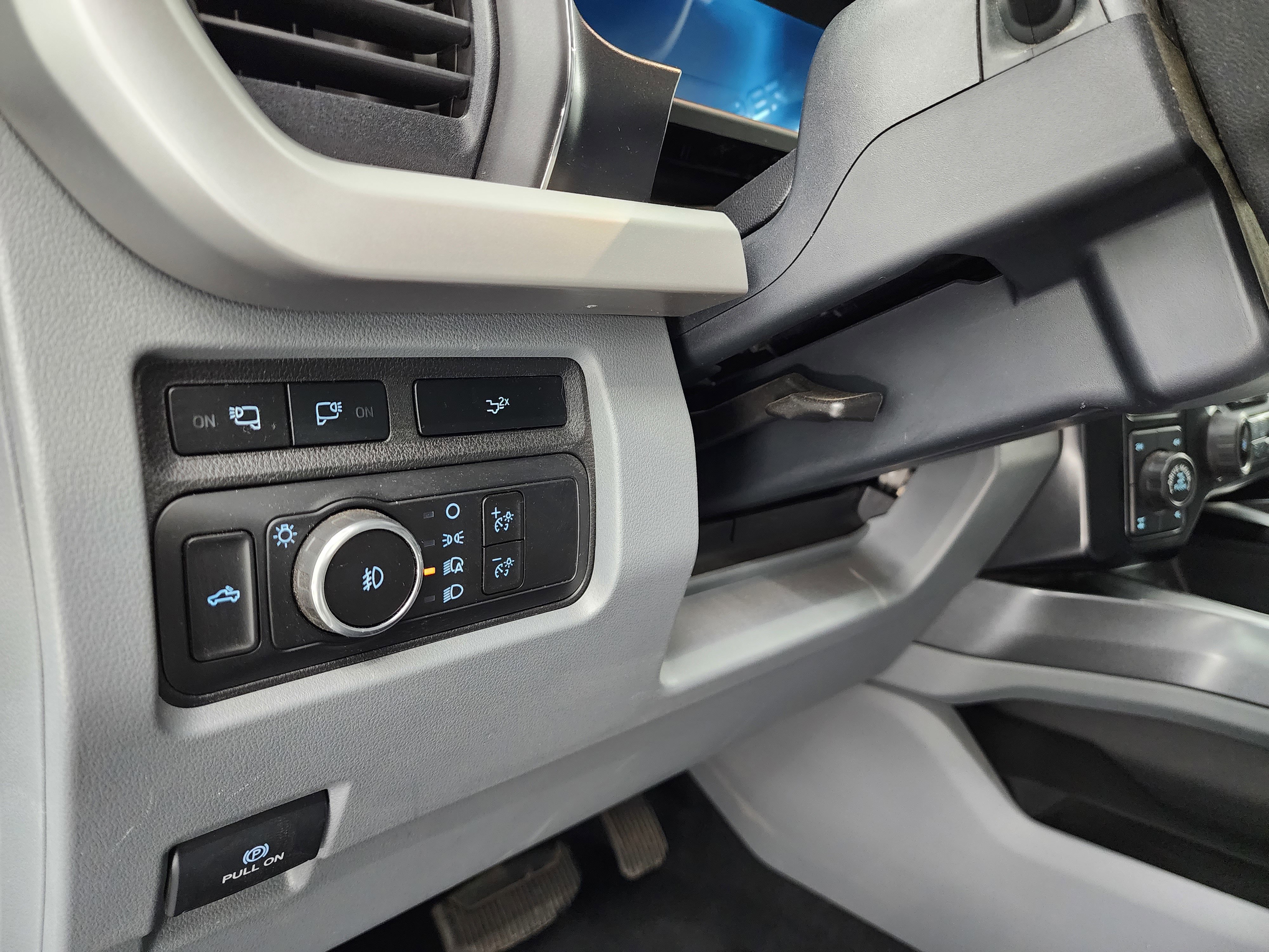 Used 2023 Ford F250 XLT w/ Tremor Off-Road Package image 46