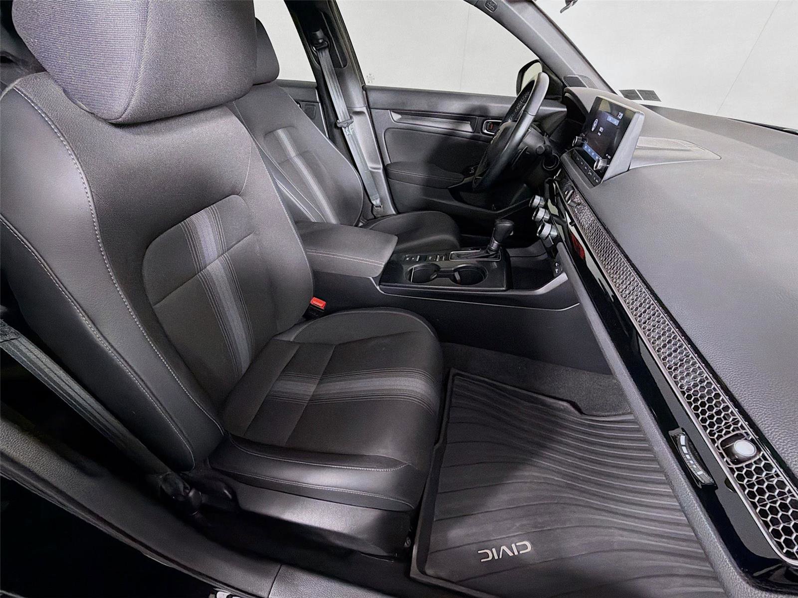Used 2023 Honda Civic Sport image 25