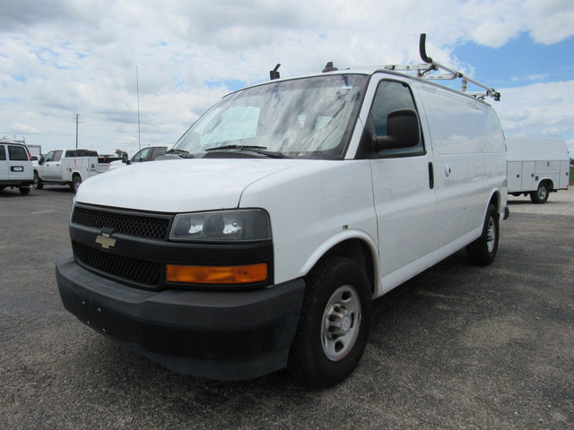 Used 2018 Chevrolet Express 2500 w/ Driver Convenience Package RWD image 7