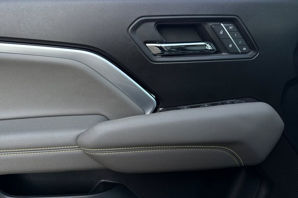 Certified 2024 Chevrolet Colorado ZR2 w/ ZR2 Bison Edition AWD/4WD image 11