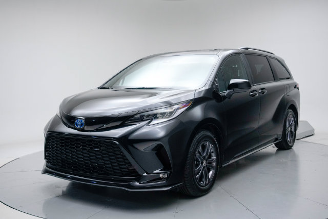 Used 2025 Toyota Sienna XSE w/ XSE Plus Package