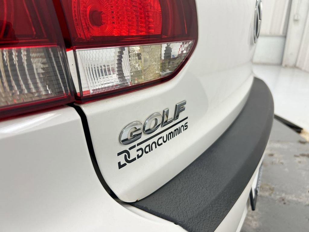 Used 2011 Volkswagen Golf 4-Door FWD image 24