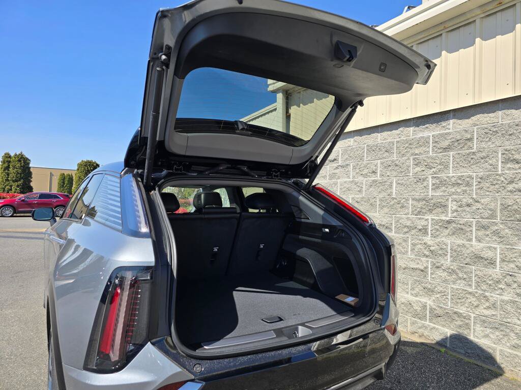 New 2026 Cadillac Optiq Sport 1 AWD/4WD image 8