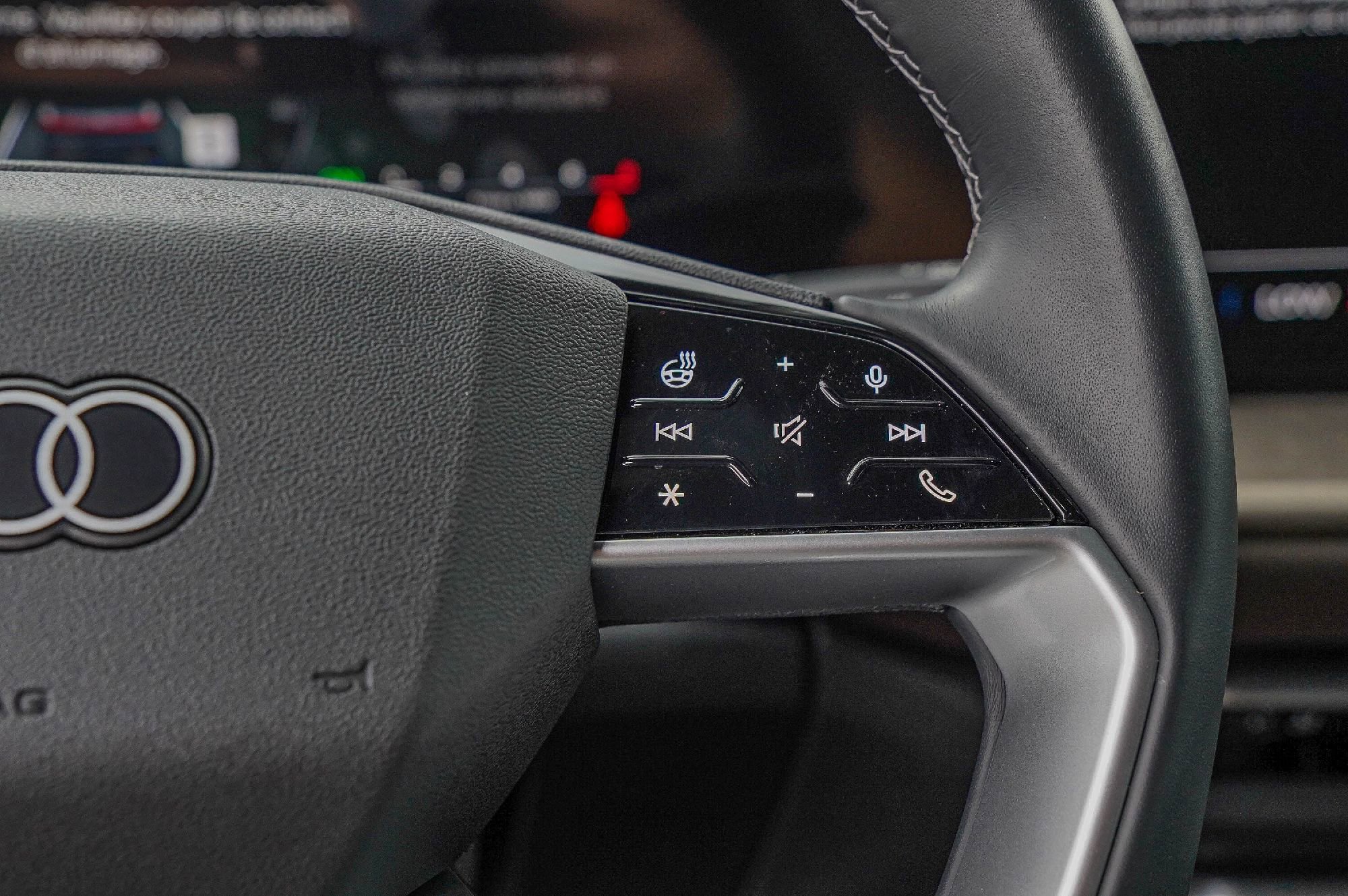 Certified 2025 Audi Q5 Premium w/ Convenience Package image 12