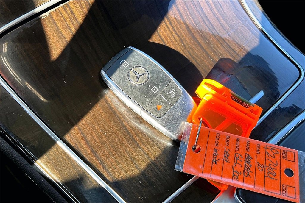 Used 2020 Mercedes-Benz GLC 300 4MATIC image 11