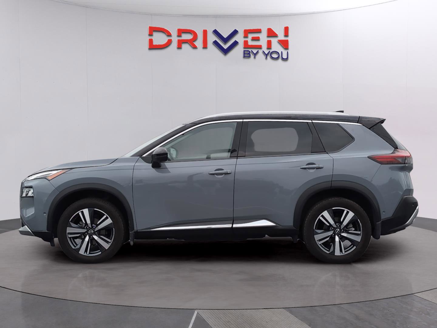 Used 2022 Nissan Rogue Platinum w/ Head-Up Display Package image 2