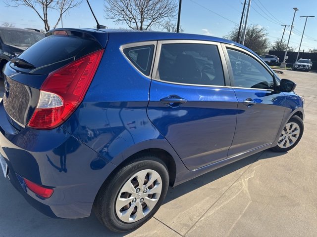 Used 2017 Hyundai Accent SE image 3