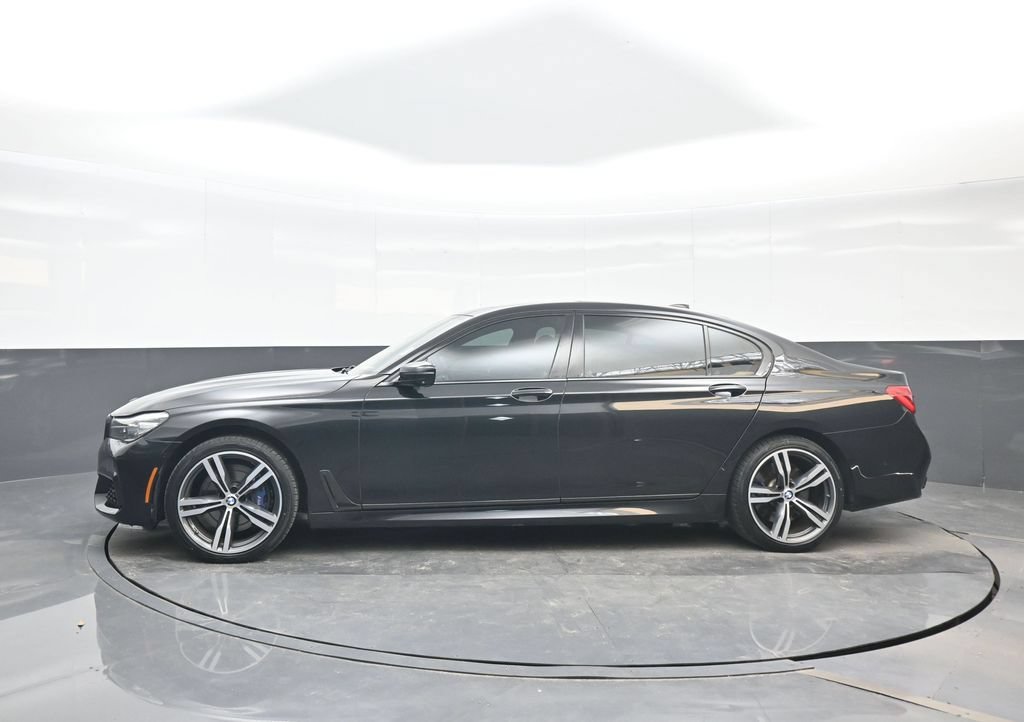 Used 2019 BMW 740i w/ M Sport Package RWD image 3