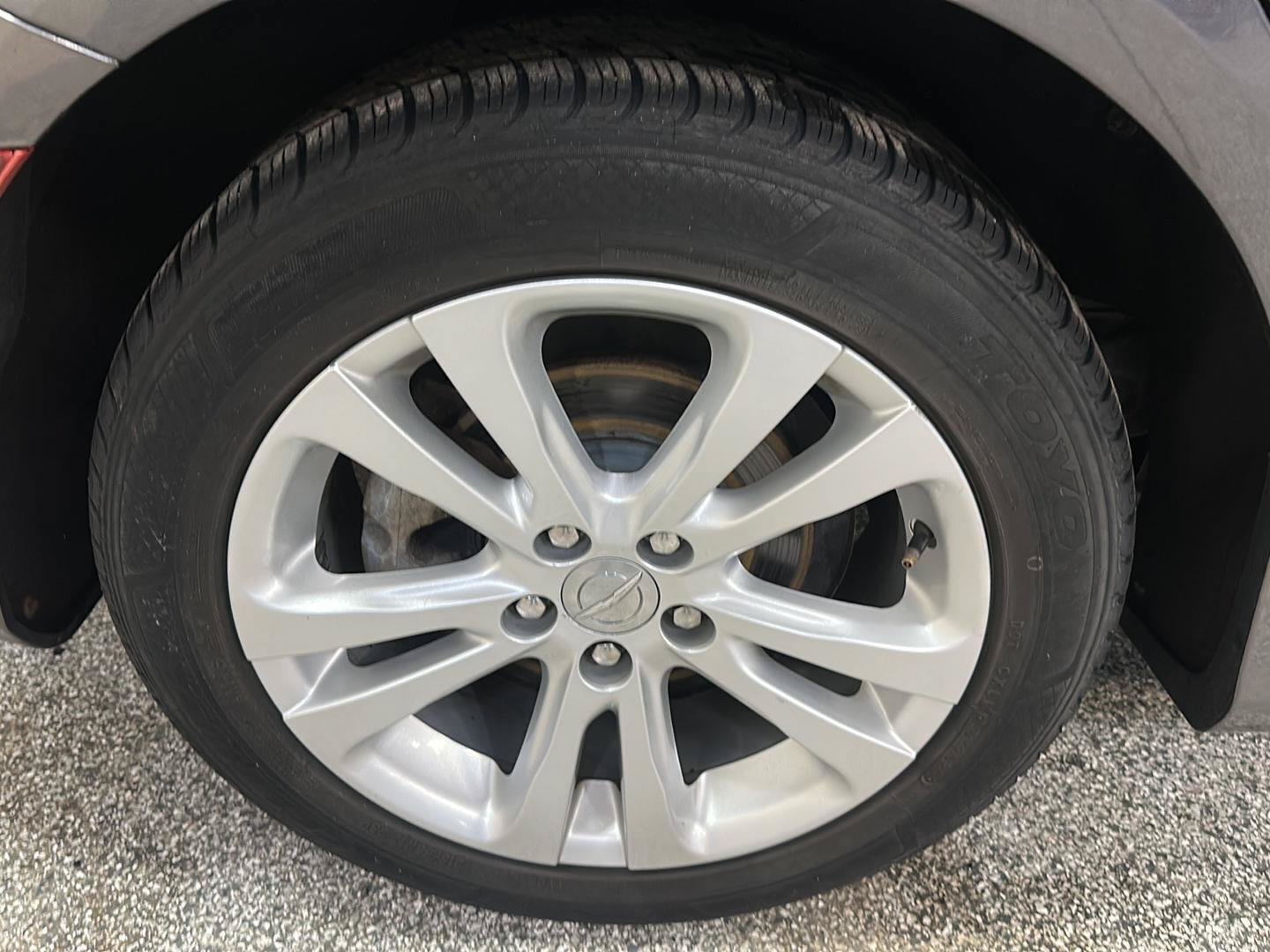 Used 2016 Chrysler 200 Limited w/ Convenience Group FWD image 10