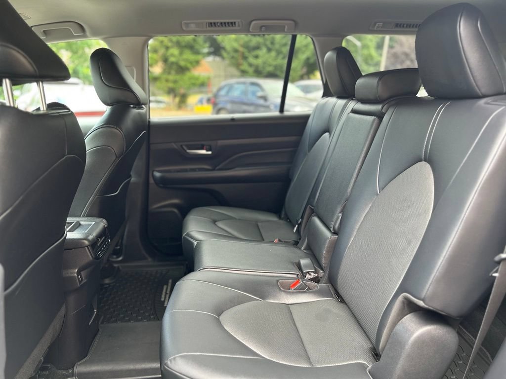 Used 2025 Toyota Grand Highlander AWD Hybrid image 13
